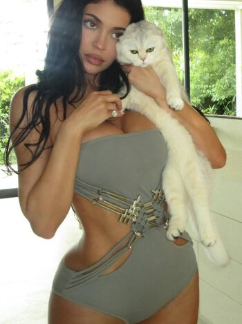 Kylie jenner  page leaked private photo uncensored HD quality