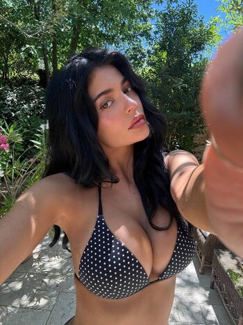 Kylie jenner  page leaked private photo uncensored HD quality