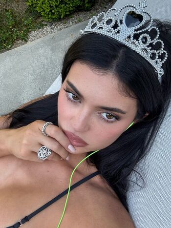 Kylie jenner  page leaked private photo uncensored HD quality