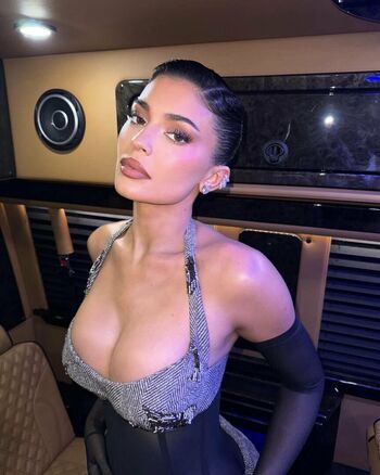 Kylie jenner  page leaked private photo uncensored HD quality