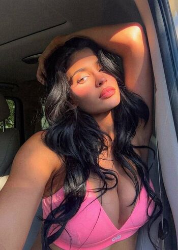 Kylie jenner  page leaked private photo uncensored HD quality