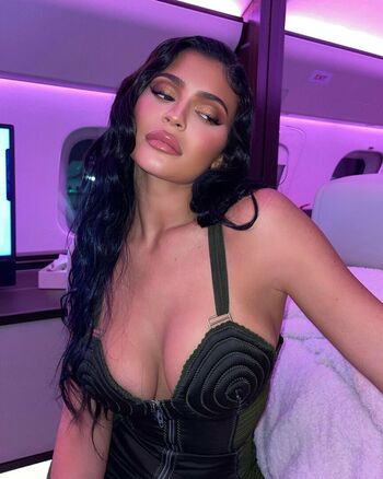 Kylie jenner  page leaked private photo uncensored HD quality