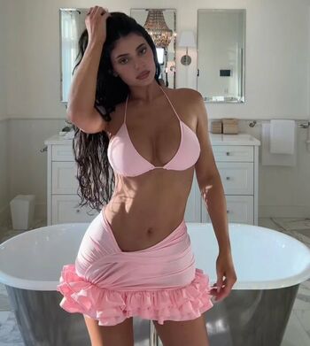 Kylie jenner  page leaked private photo uncensored HD quality