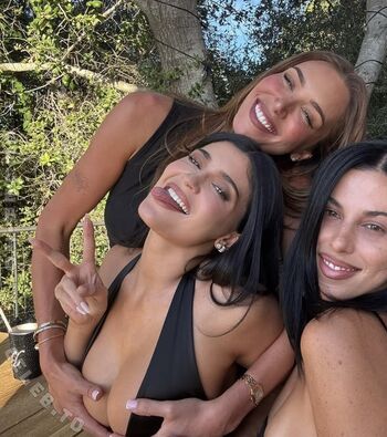Kylie jenner  page leaked private photo uncensored HD quality