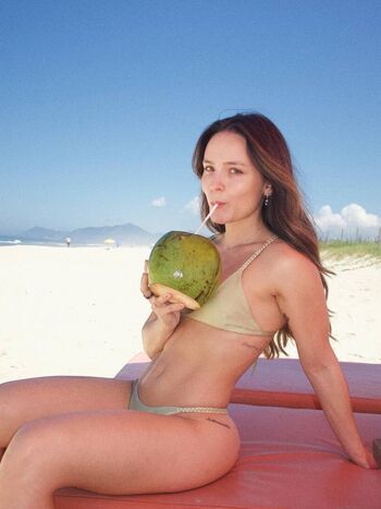 Larissa manoela page leaked private photo uncensored HD quality