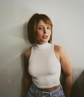 Larissa manoela leaked private photo uncensored HD quality