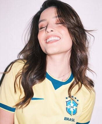 Larissa manoela leaked private photo uncensored HD quality