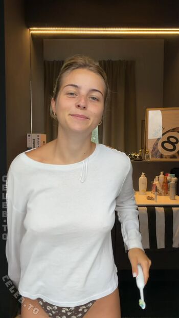 Lea breuer page leaked private photo uncensored HD quality