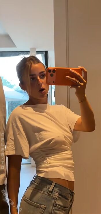 Lea breuer page leaked private photo uncensored HD quality