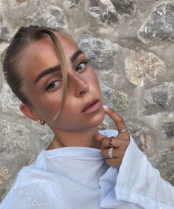 Lea breuer page leaked private photo uncensored HD quality