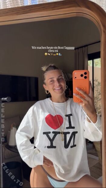 Lea breuer page leaked private photo uncensored HD quality