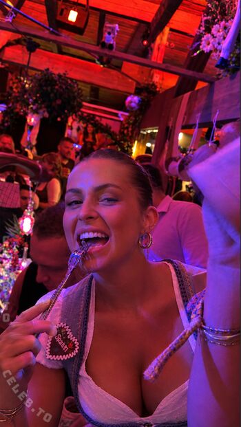Lea breuer page leaked private photo uncensored HD quality