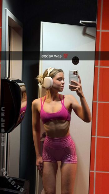 Lea peach  page leaked private photo uncensored HD quality
