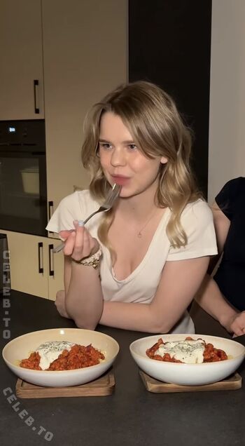 Lea peach leaked private photo uncensored HD quality