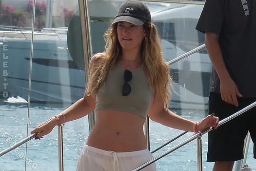 Lily james page leaked private photo uncensored HD quality