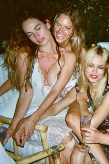 Lily james page leaked private photo uncensored HD quality