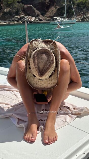 Lily rowland leaked private photo uncensored HD quality