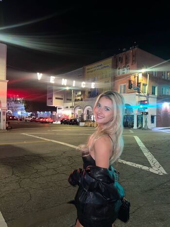 Lindsay brewer leaked private photo uncensored HD quality