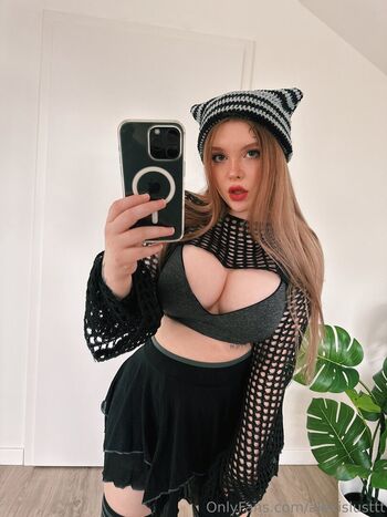 Littlewicked leaked private photo uncensored HD quality