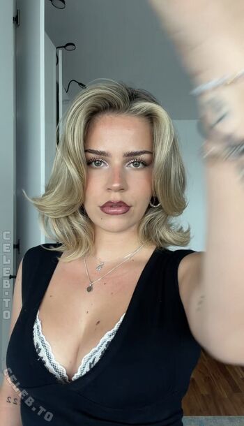 Livia josephine page leaked private photo uncensored HD quality