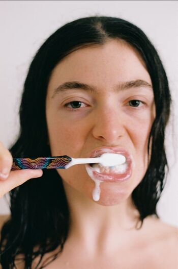 Lorde  page leaked private photo uncensored HD quality
