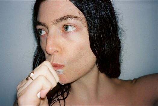 Lorde  page leaked private photo uncensored HD quality