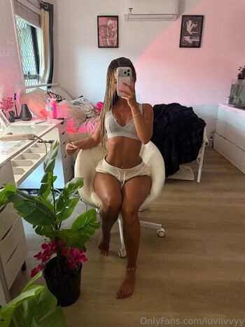Luvlivvyy  page leaked private photo uncensored HD quality