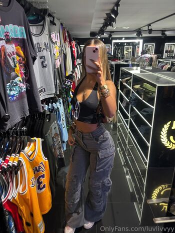Luvlivvyy  page leaked private photo uncensored HD quality