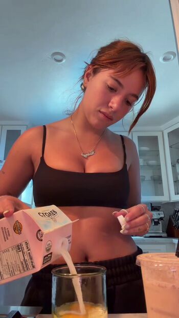 Mackenzie ziegler page leaked private photo uncensored HD quality