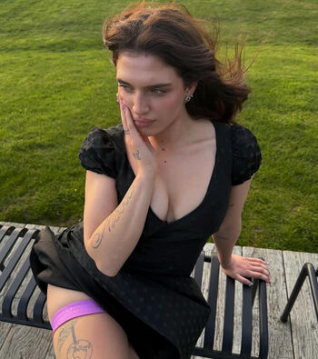 Mae muller leaked private photo uncensored HD quality