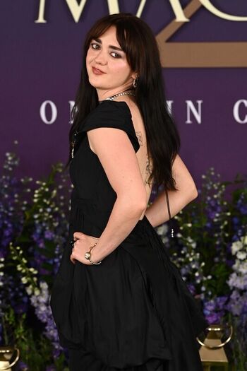 Maisie williams page leaked private photo uncensored HD quality
