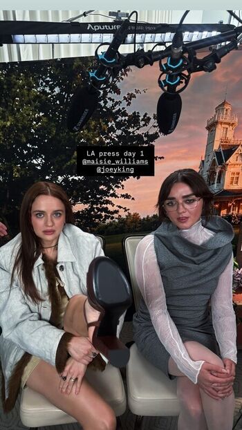 Maisie williams page leaked private photo uncensored HD quality