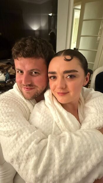 Maisie williams page leaked private photo uncensored HD quality