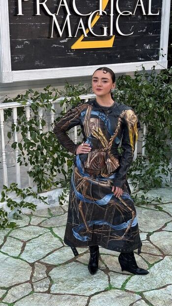 Maisie williams page leaked private photo uncensored HD quality