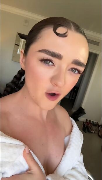 Maisie williams page leaked private photo uncensored HD quality