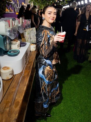 Maisie williams page leaked private photo uncensored HD quality