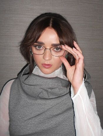 Maisie williams page leaked private photo uncensored HD quality