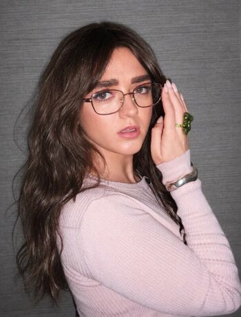 Maisie williams page leaked private photo uncensored HD quality