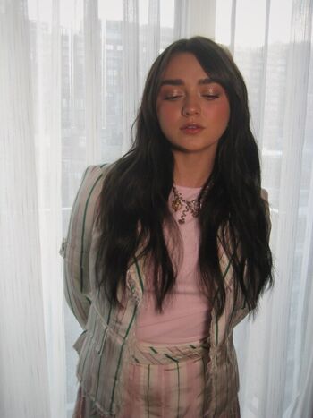 Maisie williams page leaked private photo uncensored HD quality