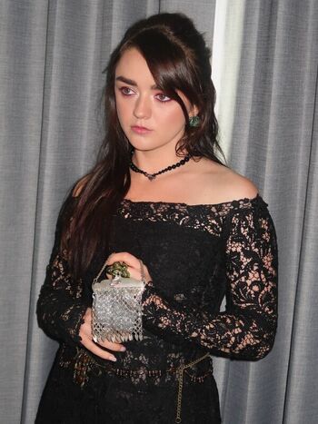 Maisie williams page leaked private photo uncensored HD quality