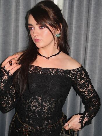 Maisie williams page leaked private photo uncensored HD quality