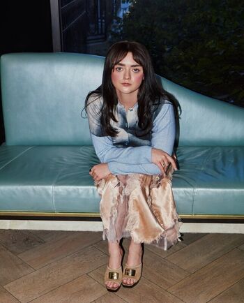 Maisie williams page leaked private photo uncensored HD quality