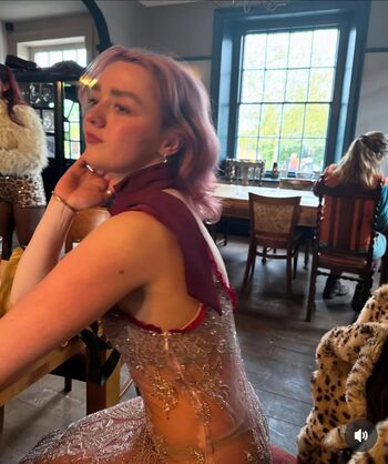 Maisie williams leaked private photo uncensored HD quality