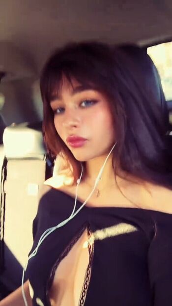 Malina weissman  page leaked private photo uncensored HD quality
