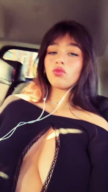 Malina weissman  page leaked private photo uncensored HD quality