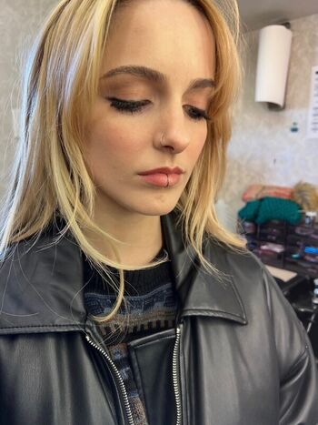 Mckenna grace  page leaked private photo uncensored HD quality