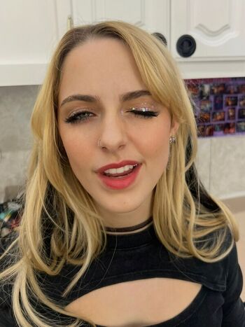 Mckenna grace  page leaked private photo uncensored HD quality