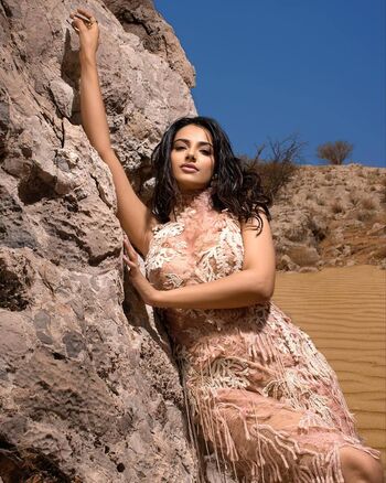 Meenakshi chaud leaked private photo uncensored HD quality