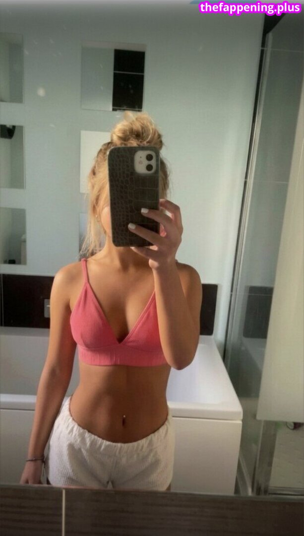 Itstavvi leaked private photo uncensored HD quality