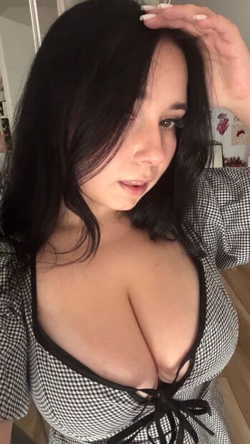 Miniloonaa leaked private photo uncensored HD quality